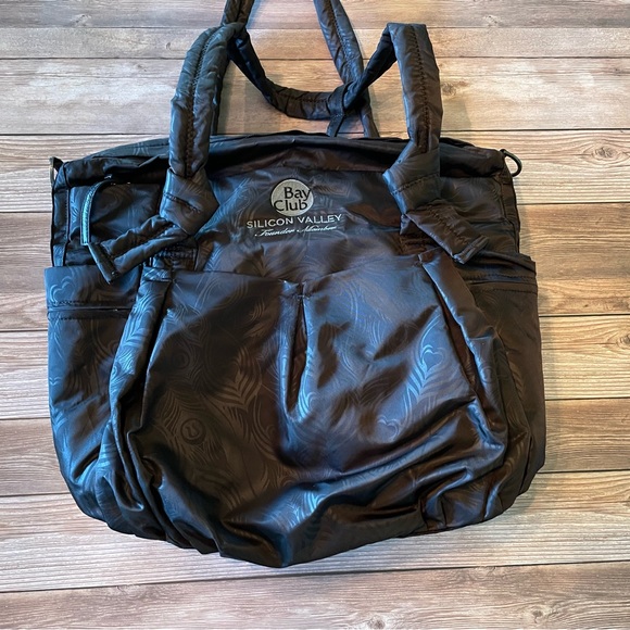 Lululemon Triumph ✨ Peacock Embossed Bag for SV Bay Club - Picture 5 of 9